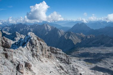 Zugspitze 'den güzel manzara, Almanya' nın en yüksek dağı.