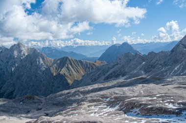 Zugspitze 'den güzel manzara, Almanya' nın en yüksek dağı.