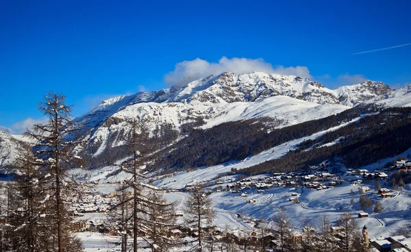 Periodo invernale nelle Alpi — Foto Stock