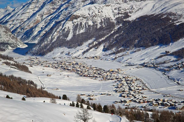 Periodo invernale nelle Alpi — Foto Stock