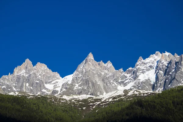 Peaks in snow and glacier nearby Chamonix — Stock Photo, Image