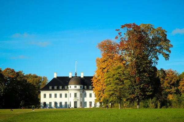 Bernstoffpalast — Stockfoto