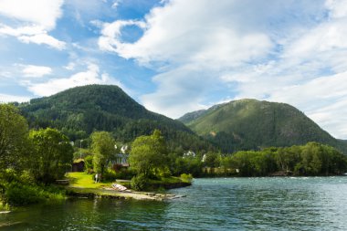 Norveç'te Dağları ile peyzaj