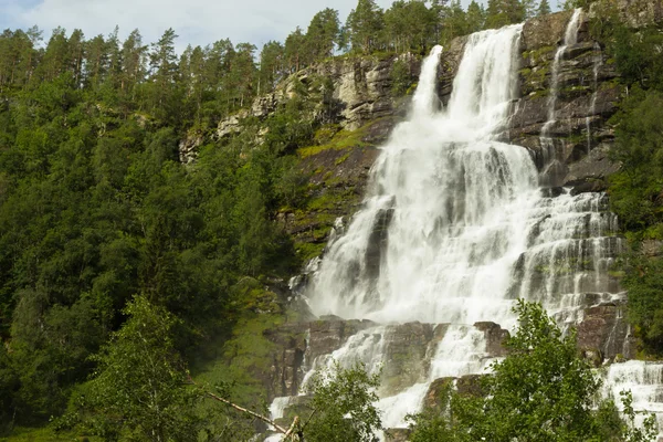 Tvindefossen - Norveç'te ünlü şelale — Stok fotoğraf