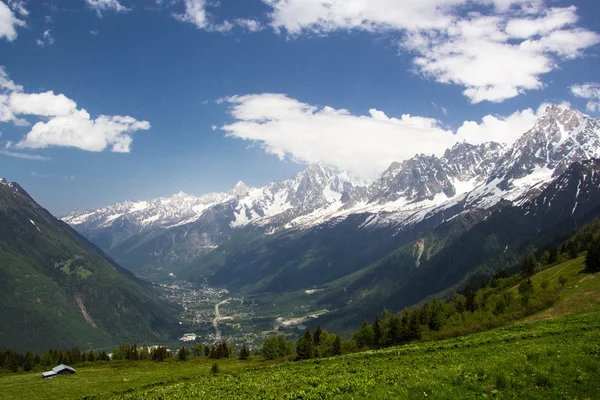 Tal in den französischen Alpen — Stockfoto