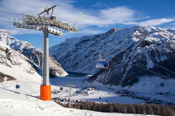 Liftanlagen im Skigebiet Livigno, Italien — Stockfoto