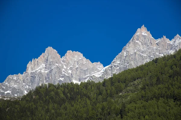 Peaks in snow and glacier nearby Chamonix — Stock Photo, Image