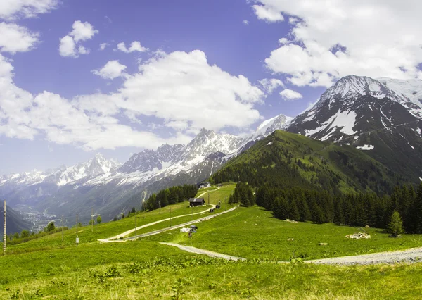 Vale em Alpes franceses — Fotografia de Stock