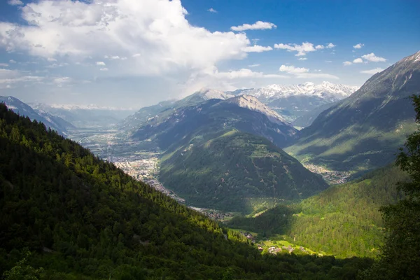 Долина во французских Альпах — стоковое фото