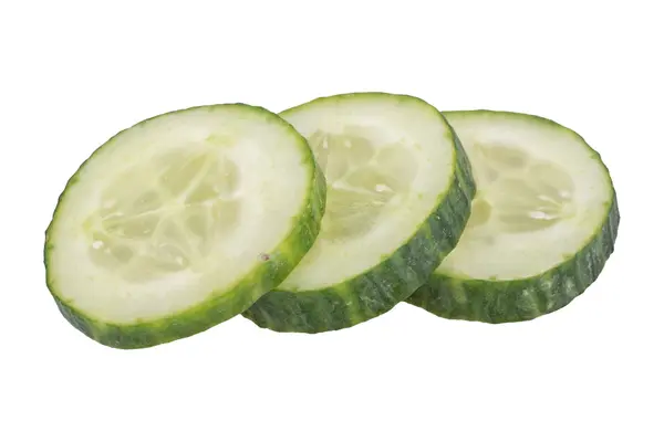 Een plakjes komkommer op witte achtergrond — Stockfoto
