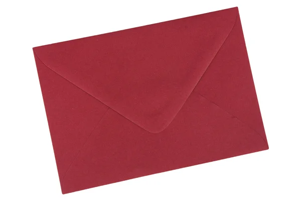 Темно-красный конверт на белом фоне — стоковое фото