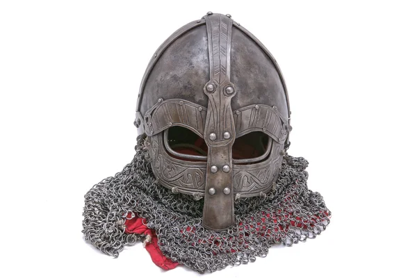 Viking kask beyaz bir arka plan üzerinde