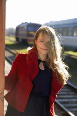 Kadın saç göz görünüyor iyi düşmüş