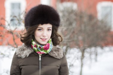 Rüzgar tarafından üflenir esmer saç modeli