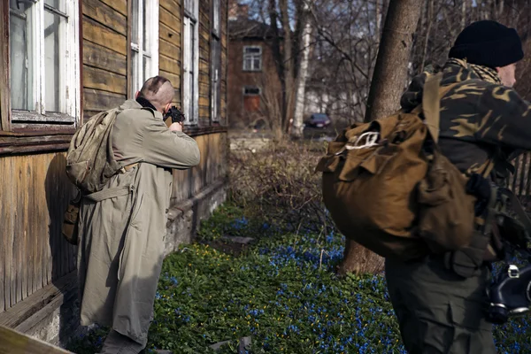 Hunters in the village found their prey — Stock Photo, Image