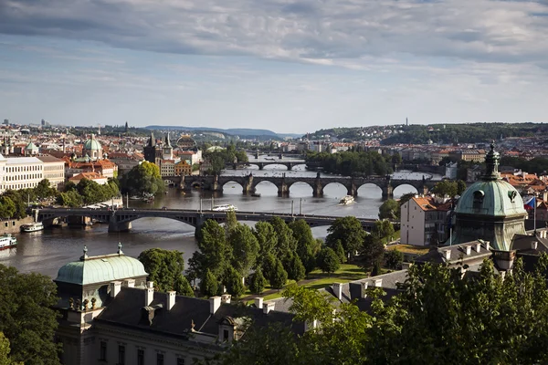 Panorama del puente de una obra maestra de Praga — Foto de Stock