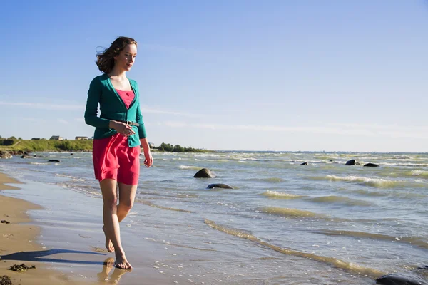 The first touch of salty sea water — 图库照片