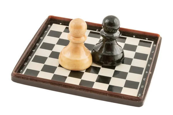 Schack med ett schackbräde — Stockfoto