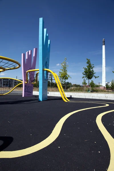 Parque de copenhagen colorido parque infantil urbano — Fotografia de Stock