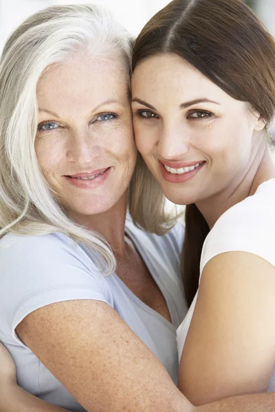 Maturo madre e figlia — Foto Stock