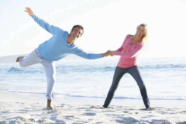 Young Couple Having Fun — Stock Photo, Image