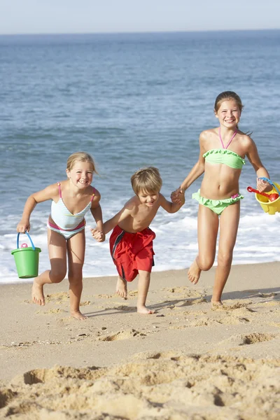 Kinderen genieten van vakantie — Stockfoto