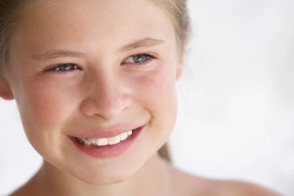 Sorrindo Jovem Menina — Fotografia de Stock