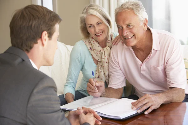 Senior Couple Meeting With Financial Advisor — Stock Photo, Image