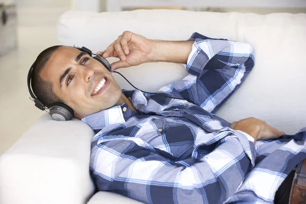 Man Relaxing Listening To Music — Stock Photo, Image