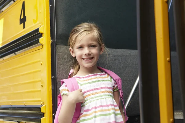 Autobús escolar de la escuela primaria —  Fotos de Stock