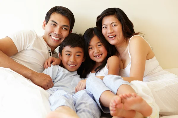 Gelukkig aziatisch familie — Stockfoto