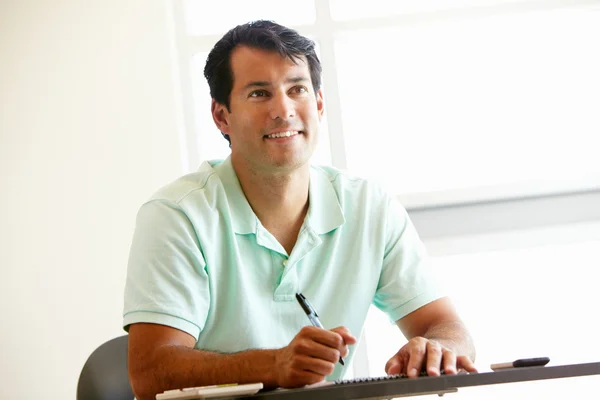 Estudiante maduro en clase — Foto de Stock