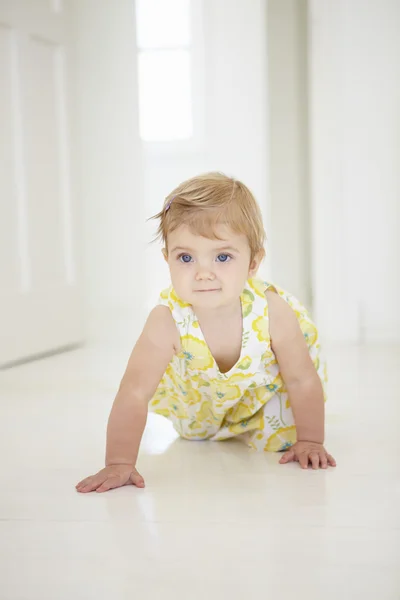 Girl Crawling On Floor In Bedroom — Stock Photo, Image