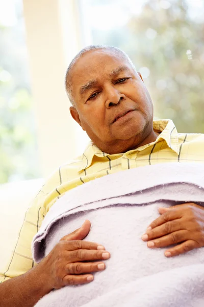 Äldre Man sjukdomskänsla — Stockfoto