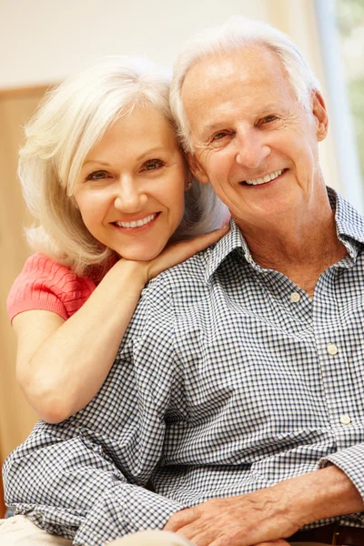 Senior man and daughter at home — ストック写真