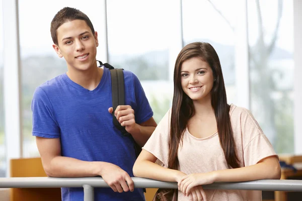 Teenage student girl and boy — Stockfoto