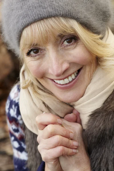 Mature woman in winter — Stock Photo, Image