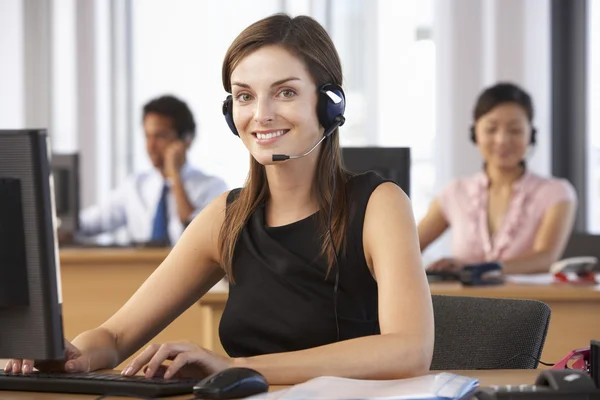 Customer Service Agent In Call Centre — Φωτογραφία Αρχείου