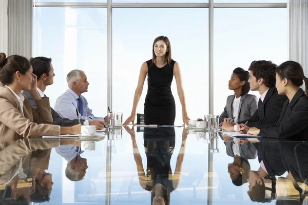 Group Of Business People Having Board Meeting — Stockfoto