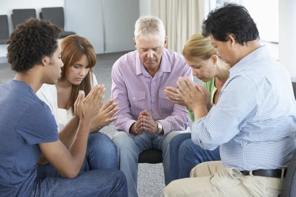 Reunión del Grupo de Estudio de la Biblia —  Fotos de Stock