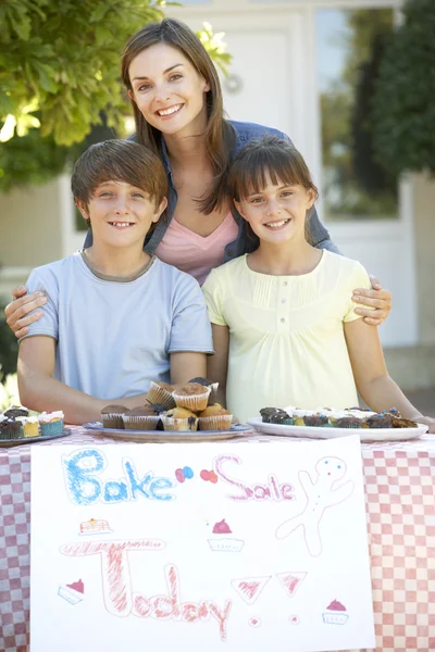 Group Of Children Holding Bake Sale — Φωτογραφία Αρχείου