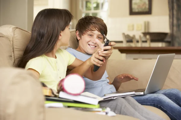 Children Distracted By Television — Stock Photo, Image