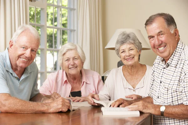 Senior Couples Attending Book Reading Group — ストック写真