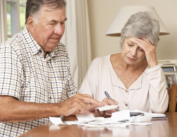 Senior Couple Concerned About Debt — Stock Photo, Image