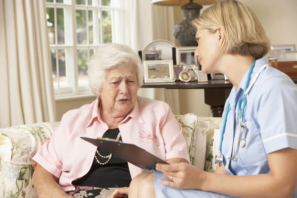 Senior Woman Having Health Check — Φωτογραφία Αρχείου