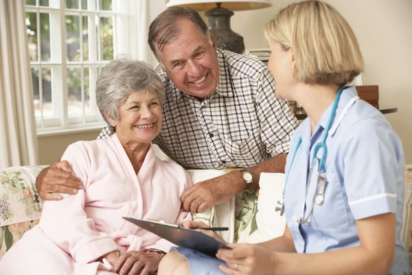 Senior Woman Having Health Check — Stockfoto