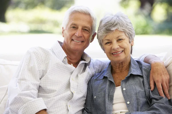 Coppia Senior Relax a casa — Foto Stock