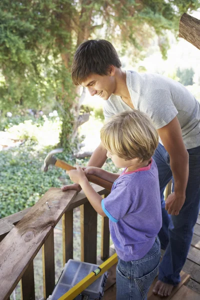 Brothers Building Tree House Together — ストック写真