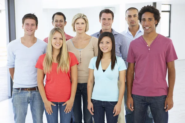 Gente de negocios feliz y positiva — Foto de Stock