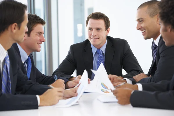 Groep zakenlieden met vergadering In kantoor — Stockfoto